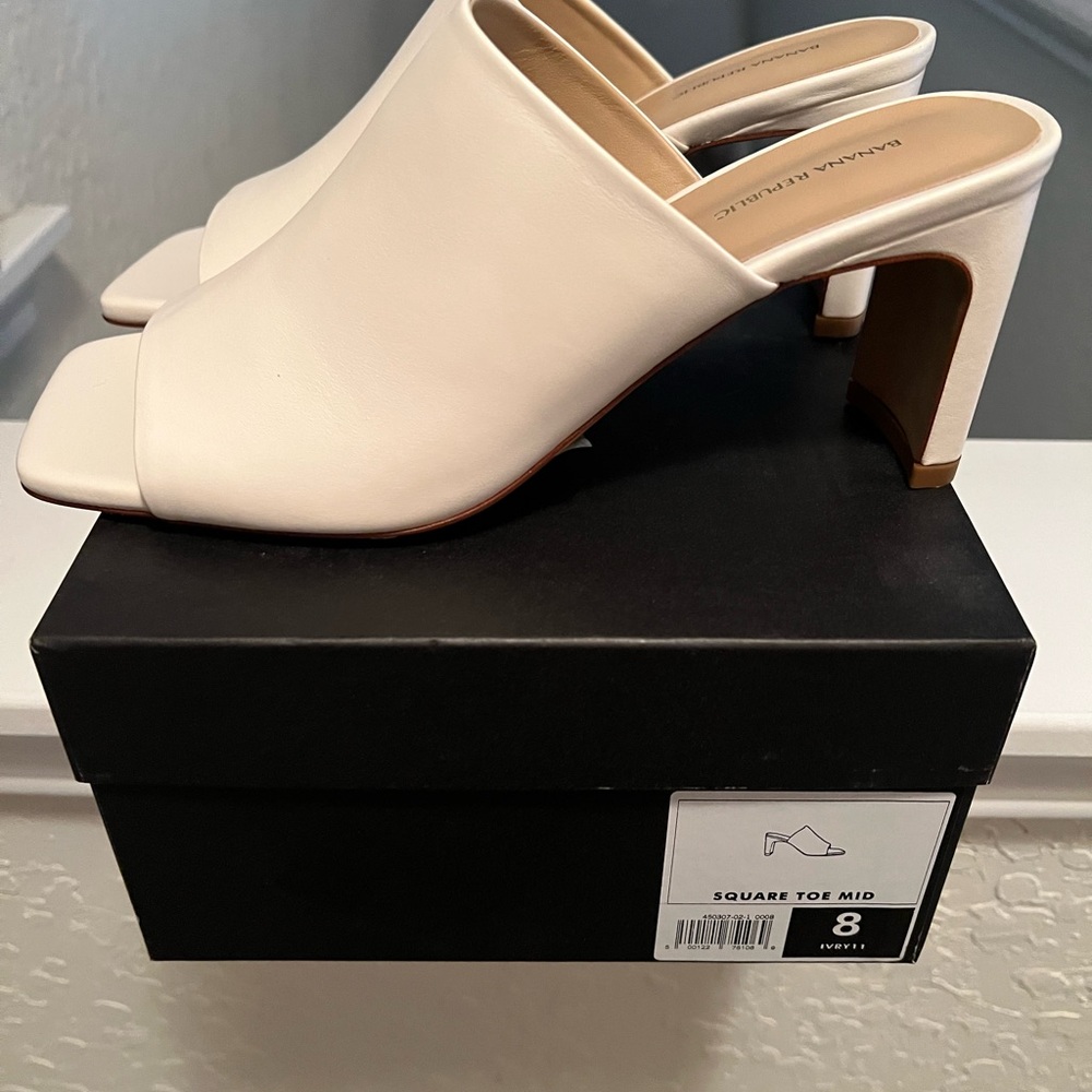 Banana Republic Cream Square Toe Mules